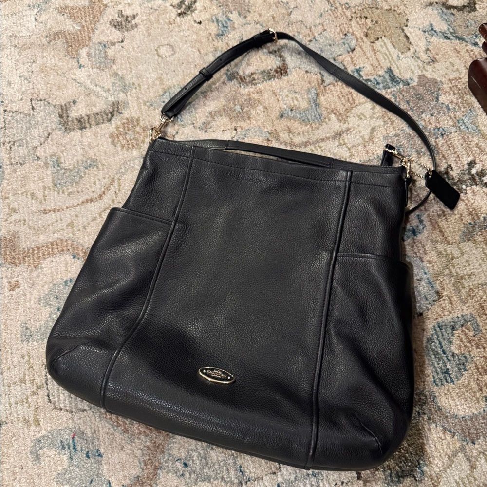 Coach bag. Black very good condition. Clean outside and inside